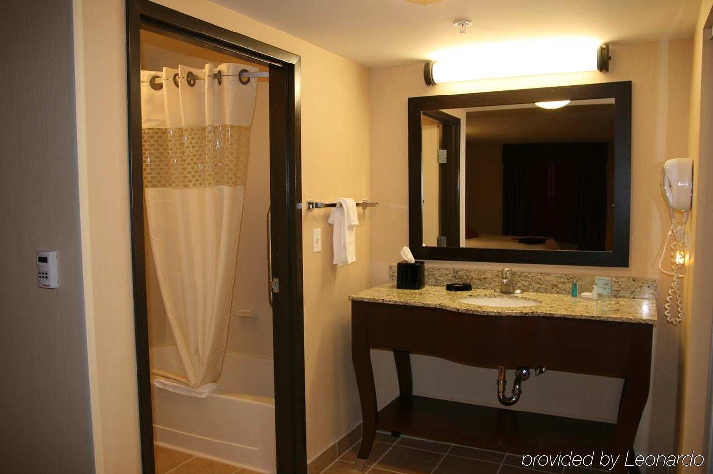 Hampton Inn & Suites New Castle, Pa Kamer foto
